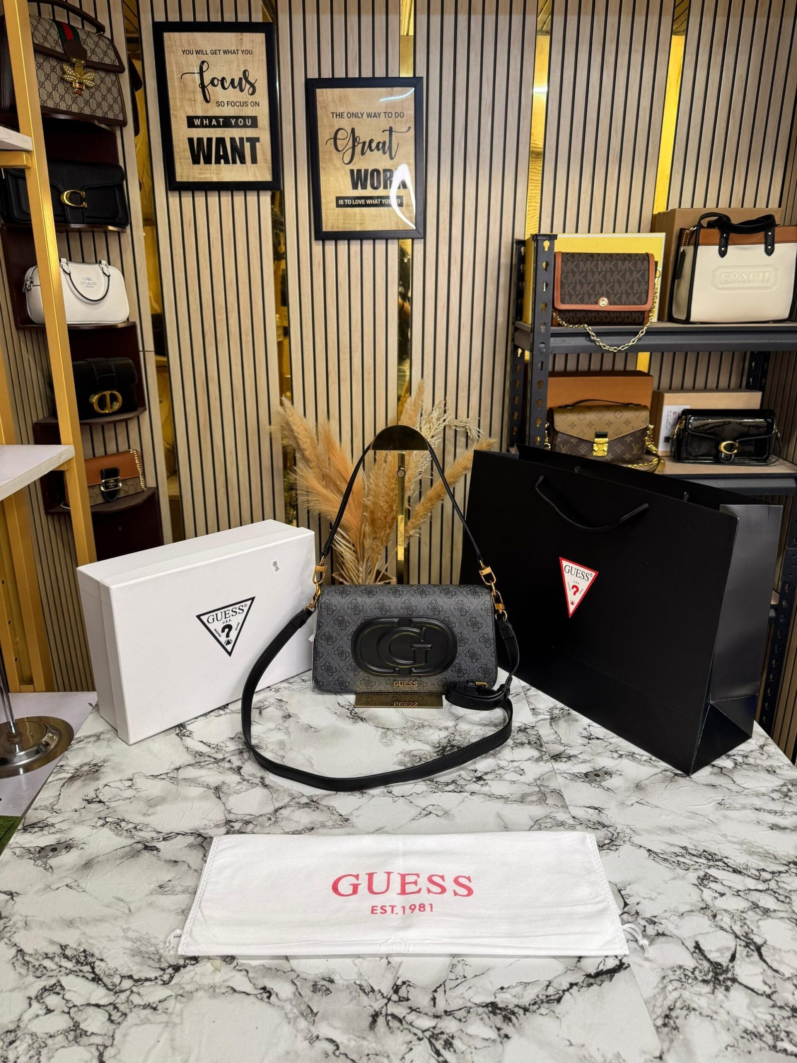 GUESS WOMENS ECO MIETTA FLAP SHOULDER PREMIUM BAG WITH OG BOX AND CARRY BAG 🤎🤩