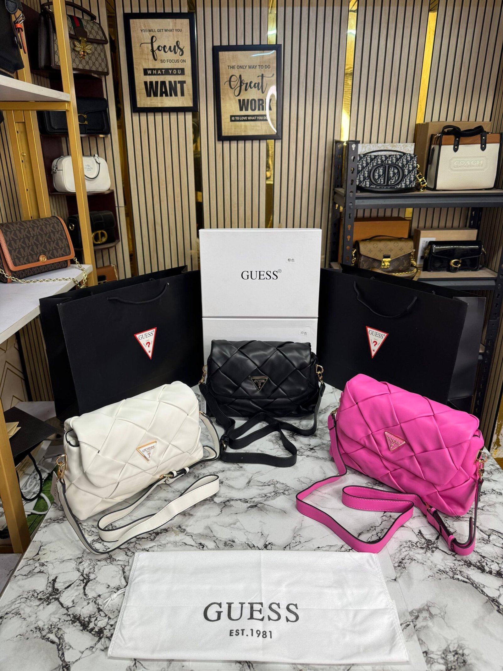 GUESS ZAINA TEXTURE STRUCTURED HANDBAG 🤩✅