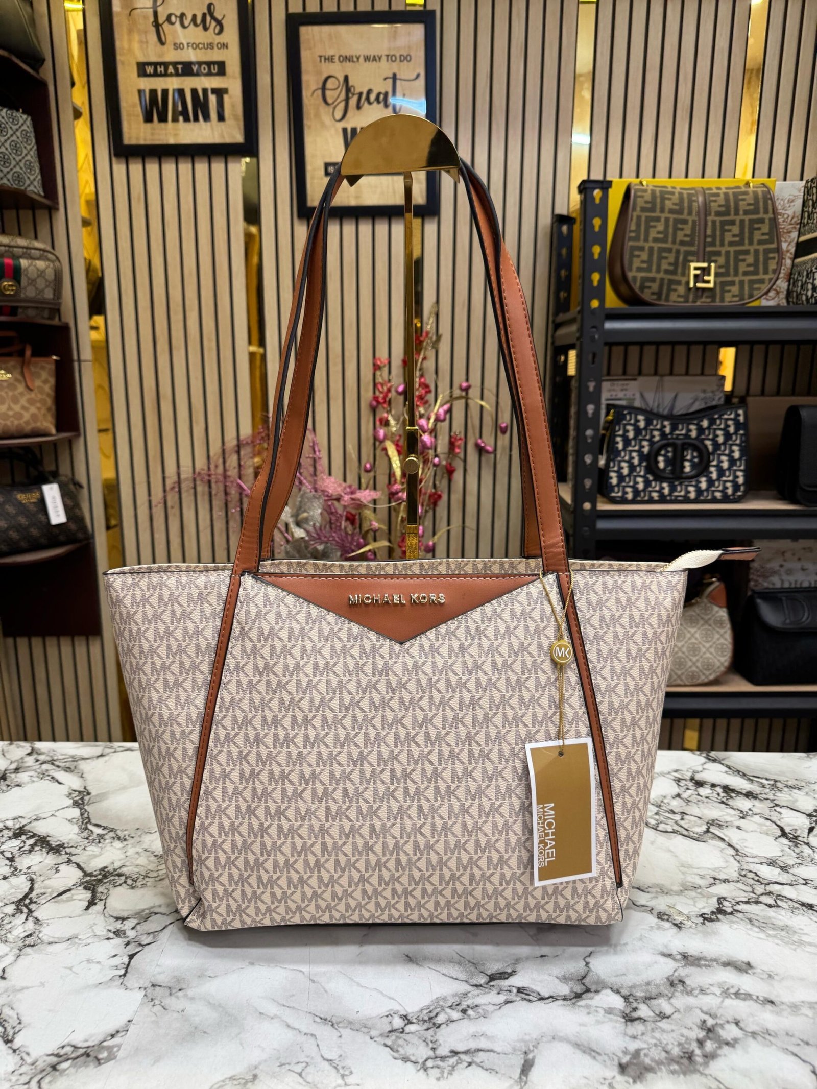 MICHAEL KORS WHITNEY SIGNATURE SHOULDER BAG
