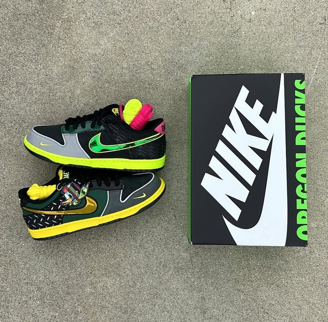 NK SB DUNK LOW WHAT THE DUNK UNIVERSITY OF OREGON [BLACK / YELLOW/ GREEN] 0309025