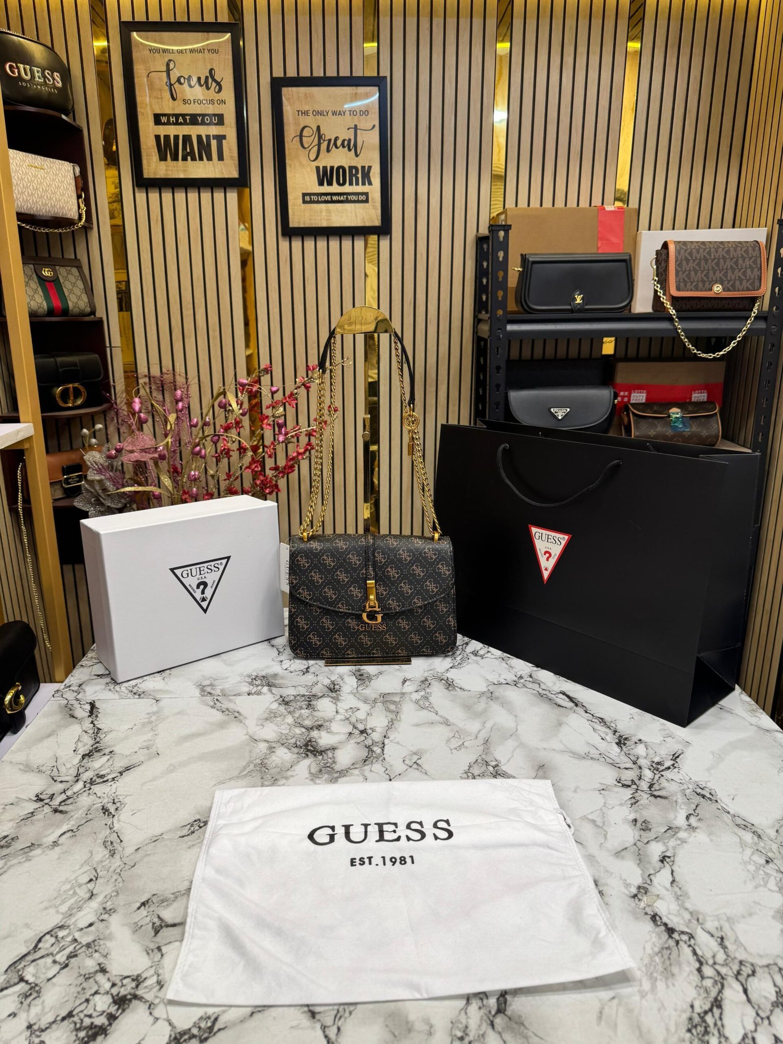 GUESS G JAMES LOGO PREMIUM BAG WIT ORIGNAL BOX AND CARRY BAG BROWN MONO