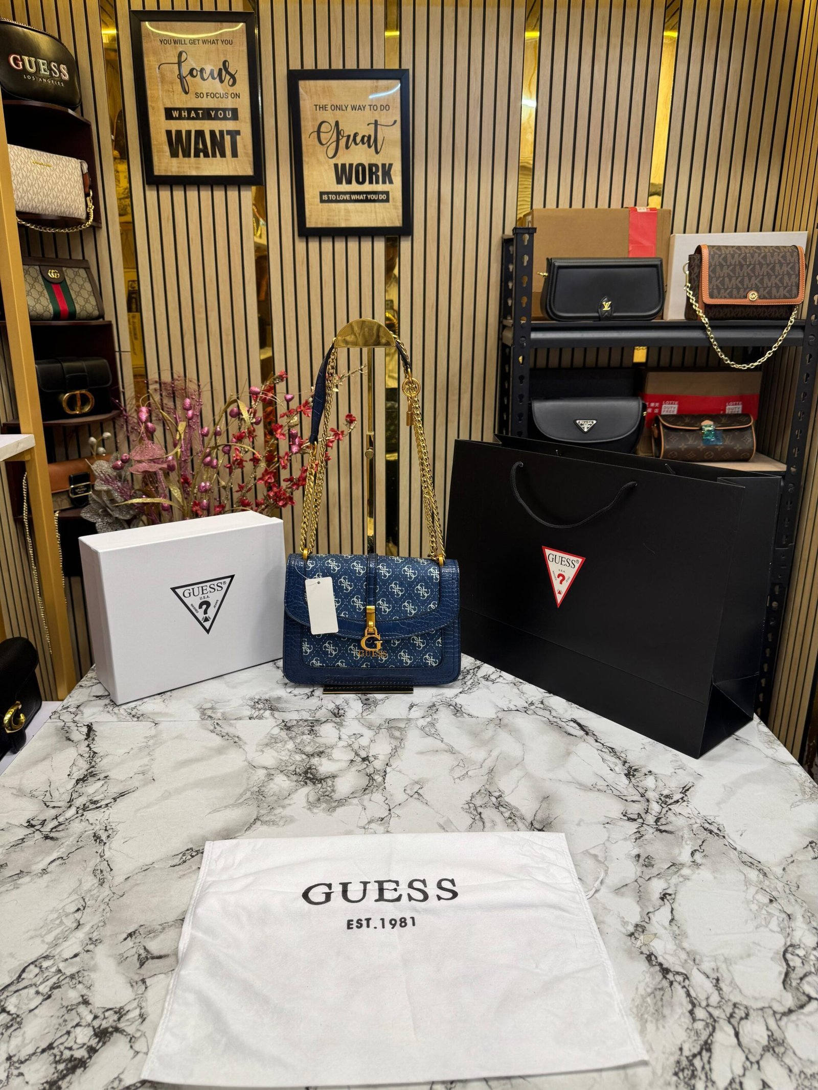 GUESS G JAMES LOGO PREMIUM BAG WIT ORIGNAL BOX AND CARRY BAG BLUE