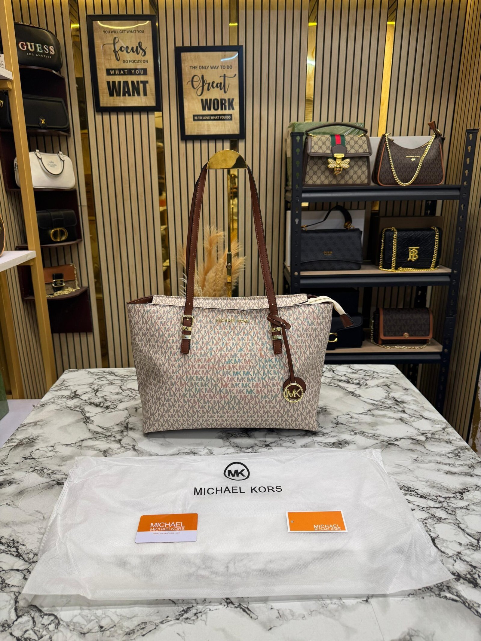MICHAEL KORS JET SET TOTE BEIGE