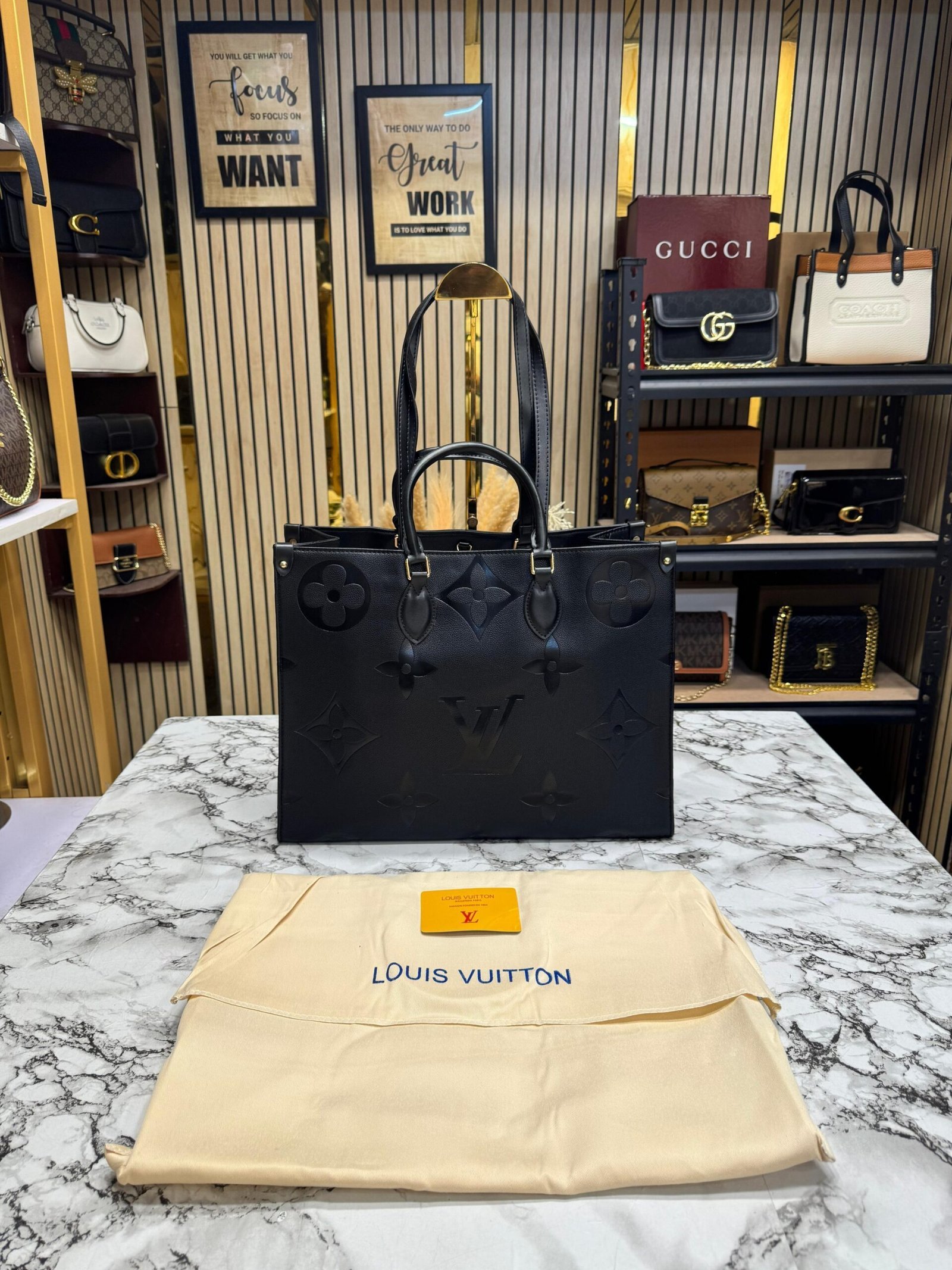 LOUIS VUITTON ON THE GO WITH ORIGNAL DUST BAG AND CARRY BAG PREMIUM QUALITY ( BLACK )