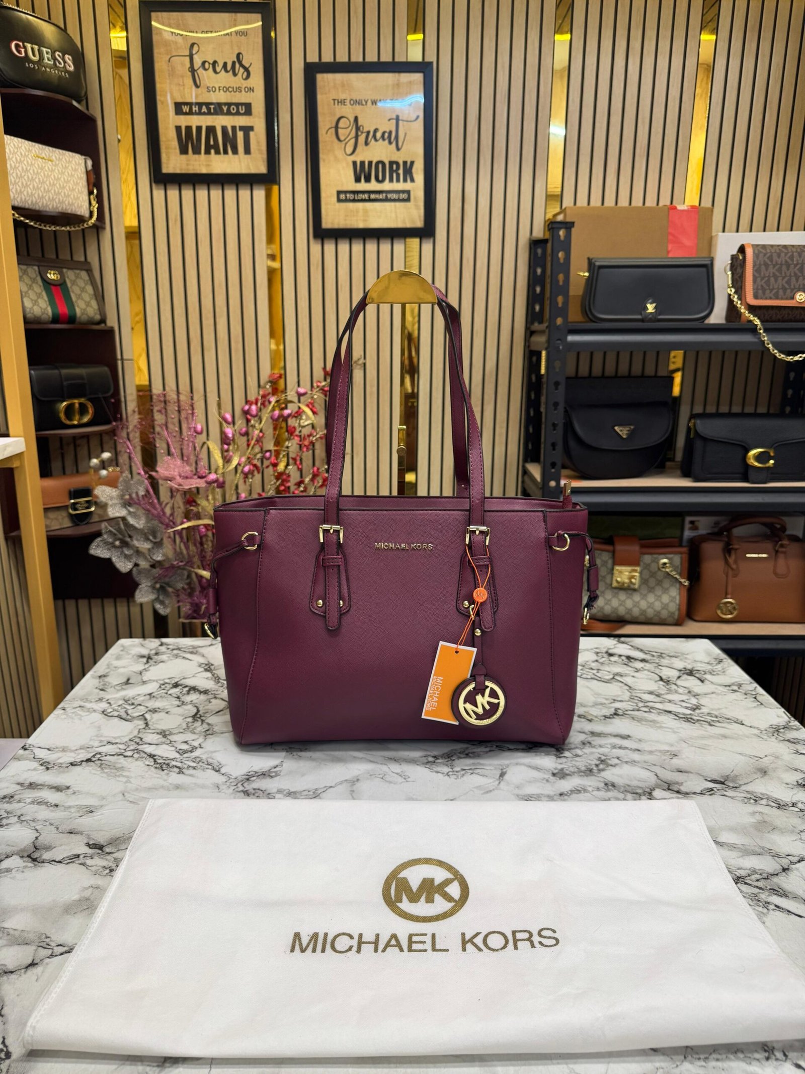 MICHAEL KORS VOYAGER TOTE MAROON PREMIUM QUALITY WITH ORIGNAL DUST BAG AND CARRY BAG