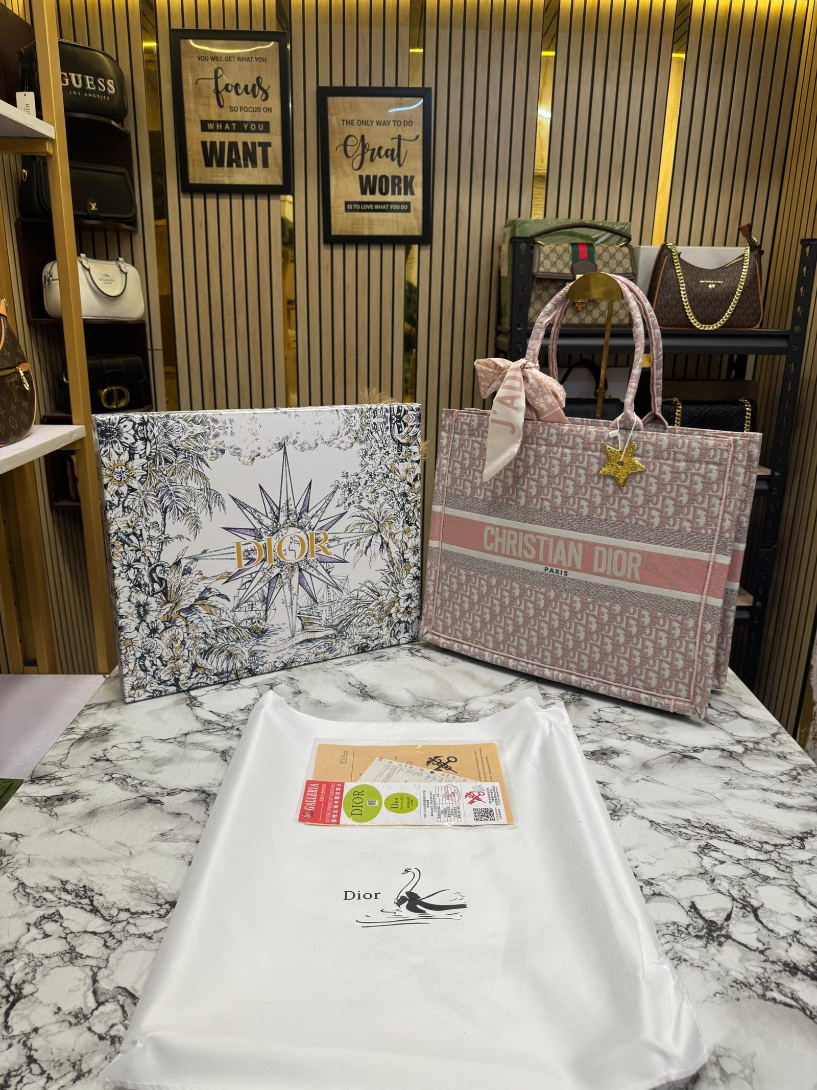 CHRISTIAN DIOR TOTE WITH ALL ACCESORIES AND PREMIUM PACKING