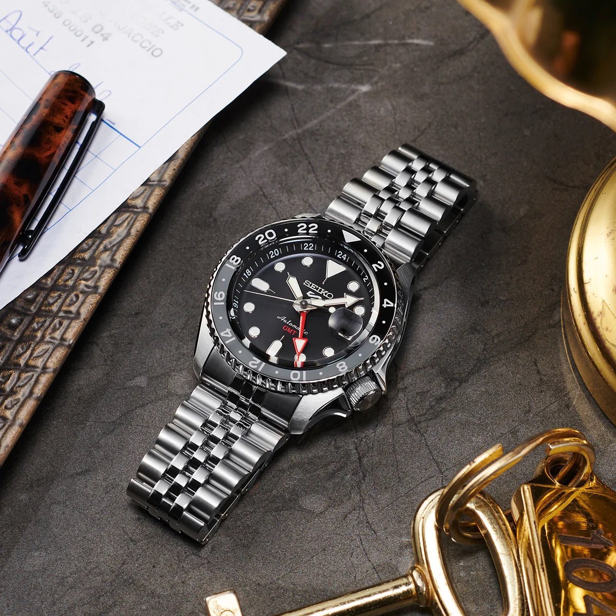Seiko GMT Sports Watch β Automatic Dual Time Zone Timepiece (black)